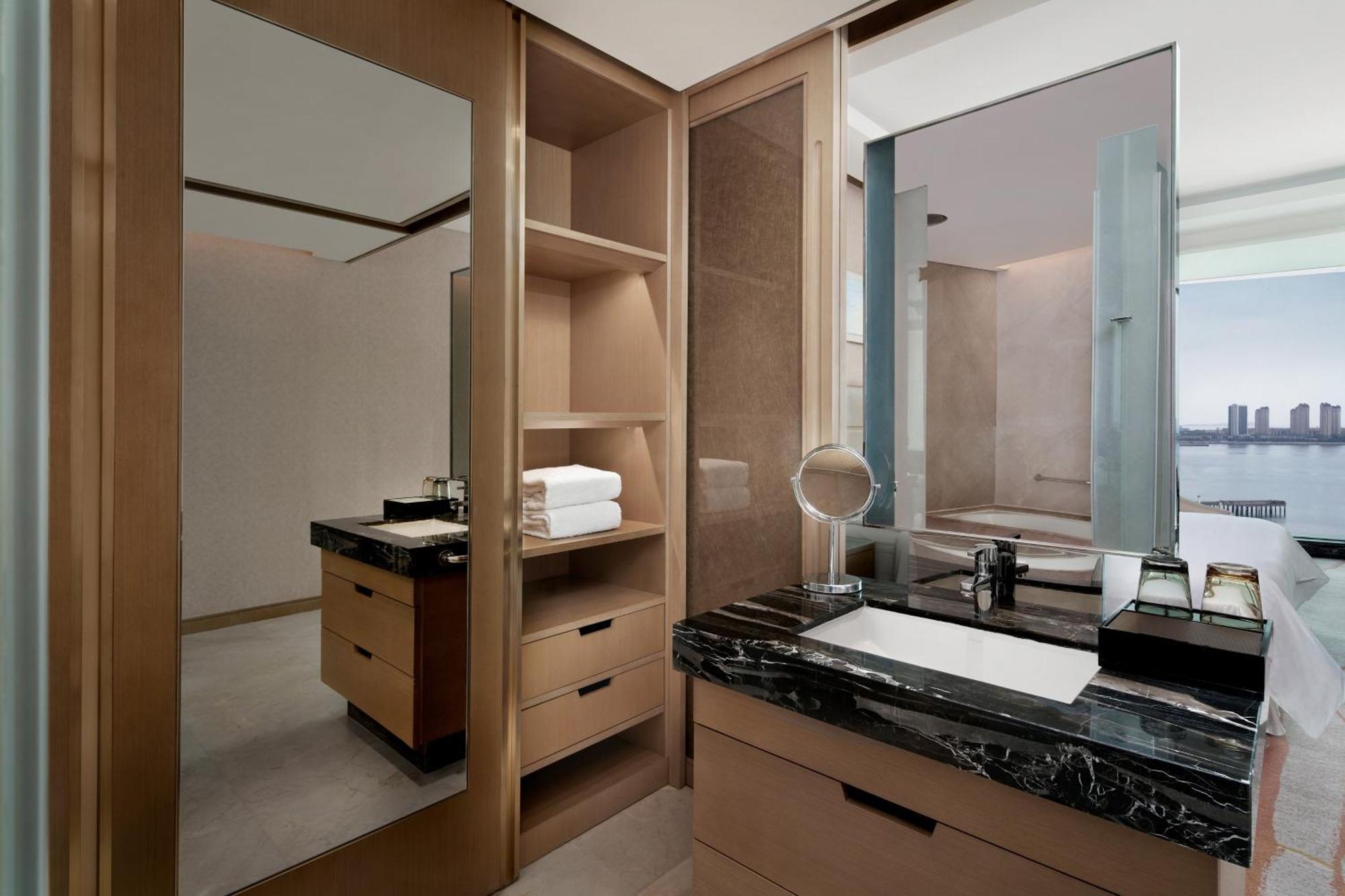 Sheraton Qingdao West Coast מראה חיצוני תמונה